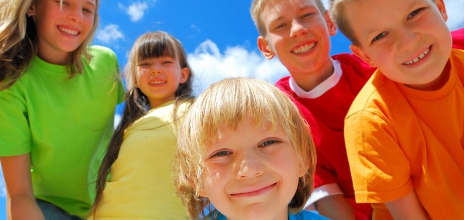 Lachende Kinder