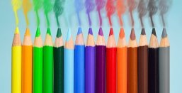 Buntstifte Buntstifte liegen nebeneinander