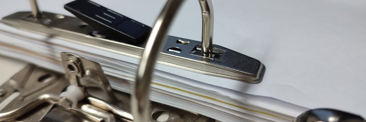 Geöffneter Aktenordner