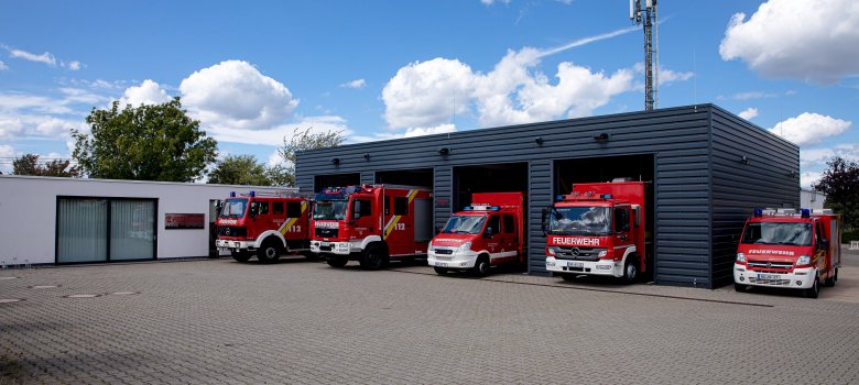 Feuerwehrhaus und Fahrzeuge Kurtscheid