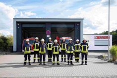 Feuerwehrhaus, Fahrzeuge und Mannschaft Roßbach Feuerwehrhaus, Fahrzeuge und Mannschaft Roßbach