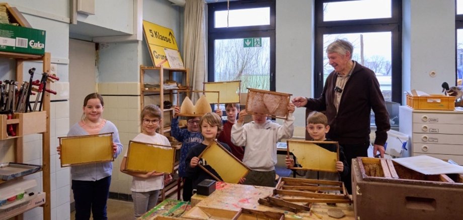 Kinder der Bienen AG