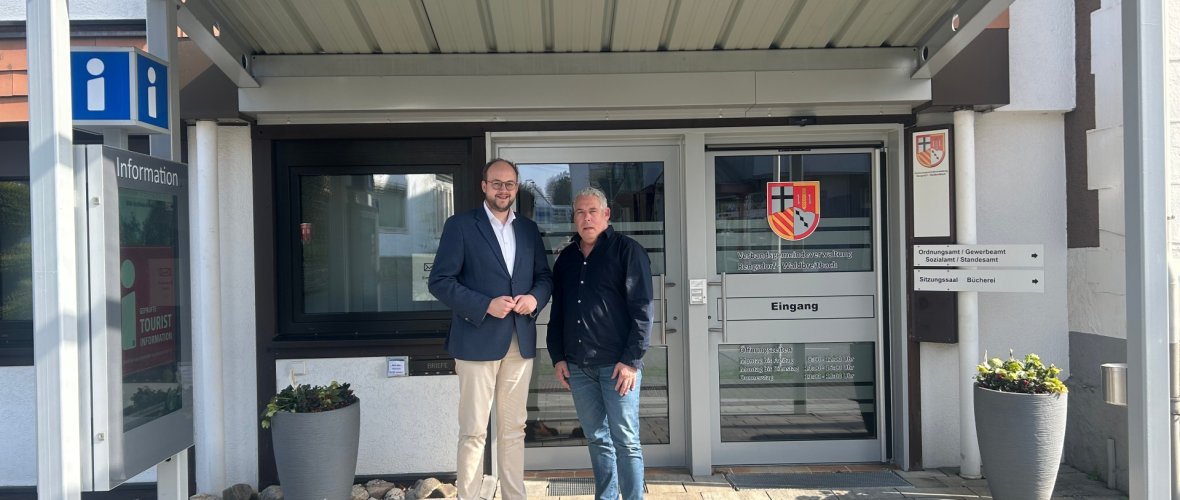 Bürgermeister Pierre Fischer und Kreishandwerksmeister Ralf Winn